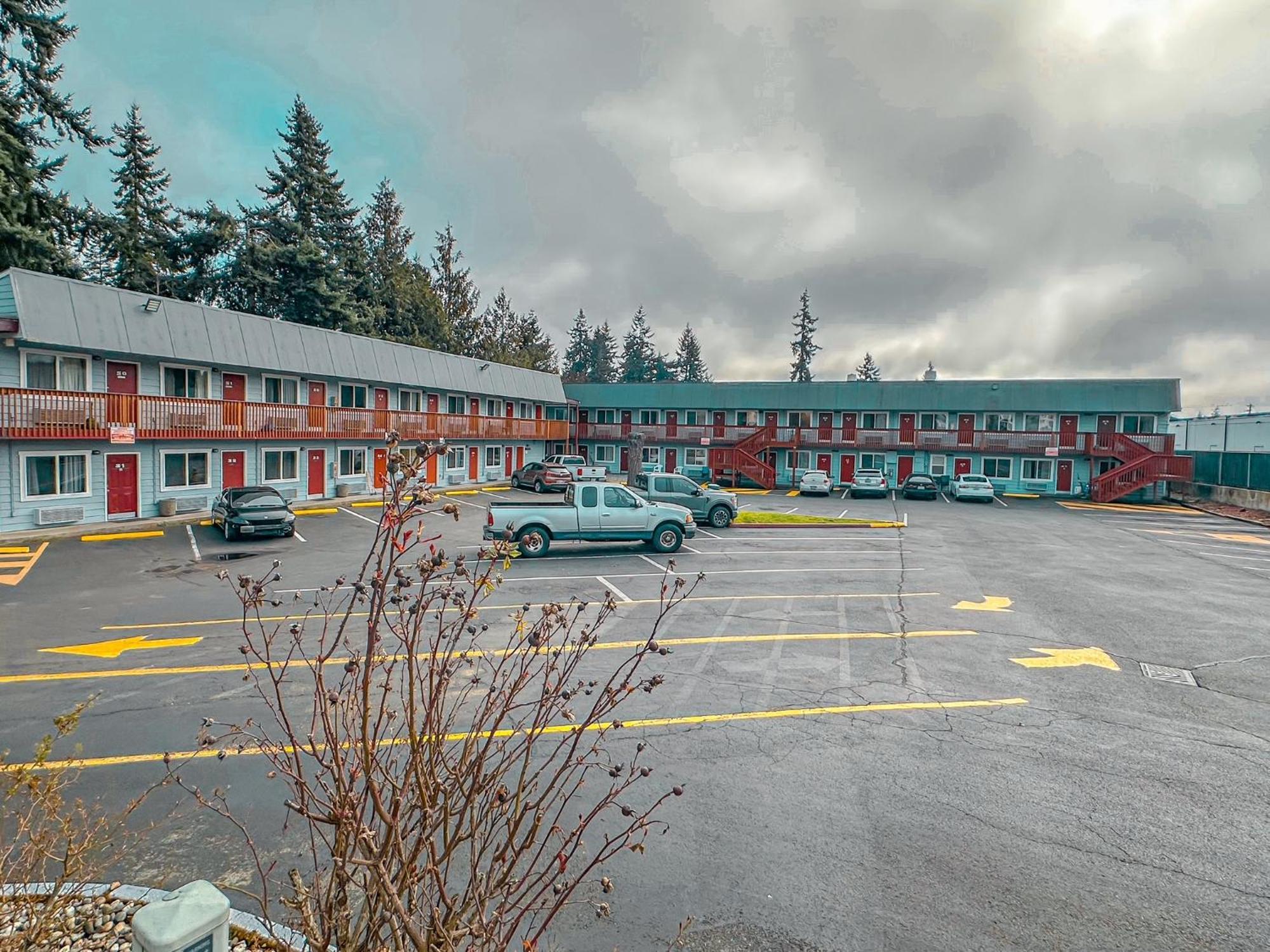 Emerald Best Motel Эдмондс Экстерьер фото